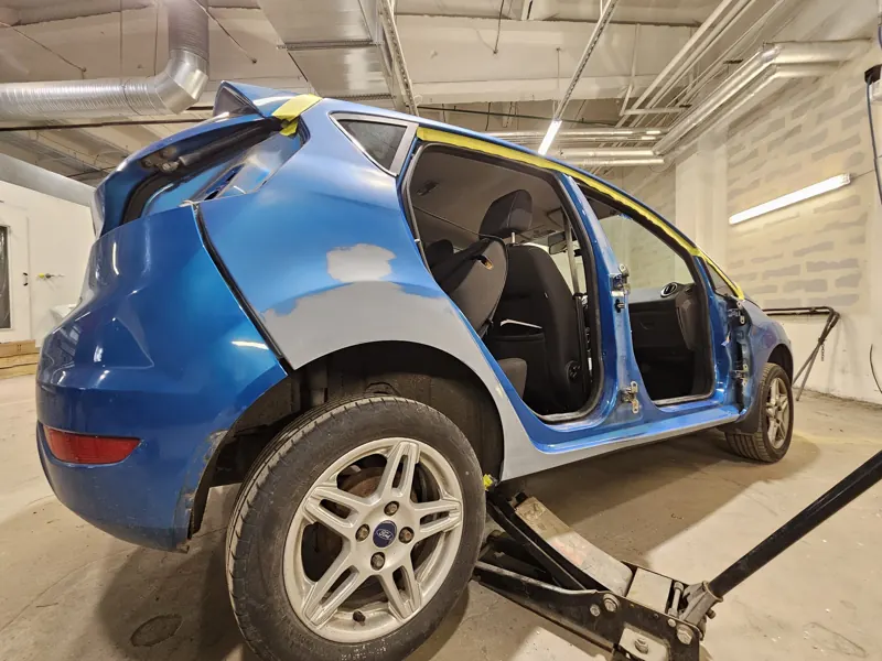 Keretööd ja värvimine – Ford Fiesta ettevalmistus